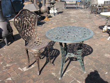 Сопротивление размывания мебели сада стульев таблицы античного патио литого железа установленное