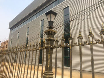 Загородка металла на открытом воздухе украшения улицы загородки литого железа оформления изготовленная на заказ